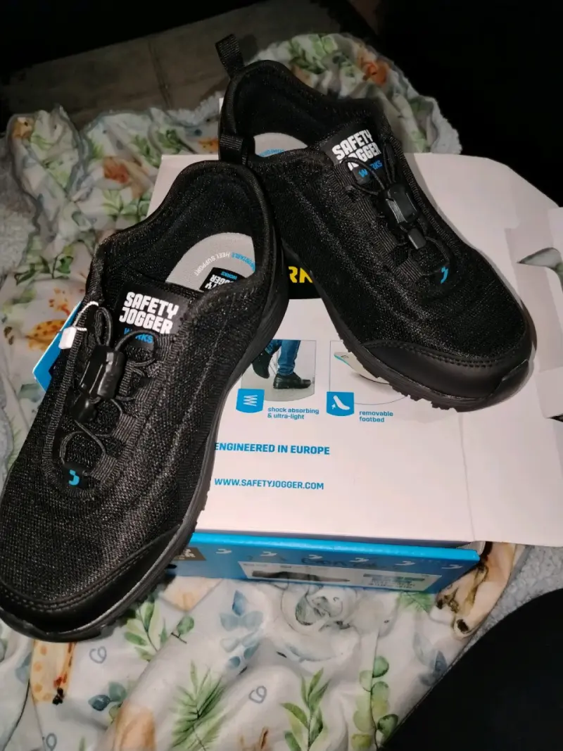 Zapatillas negras clínica antideslizantes - 4