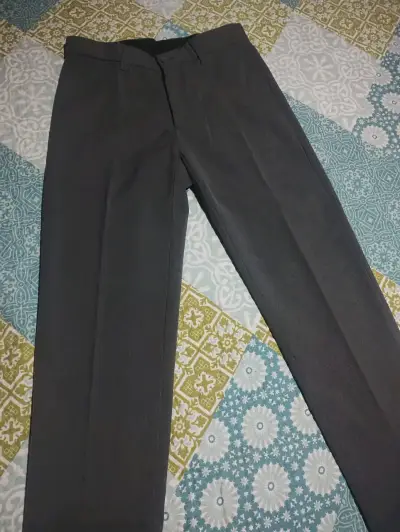 Pantalón de colegio nuevos - miniatura 1
