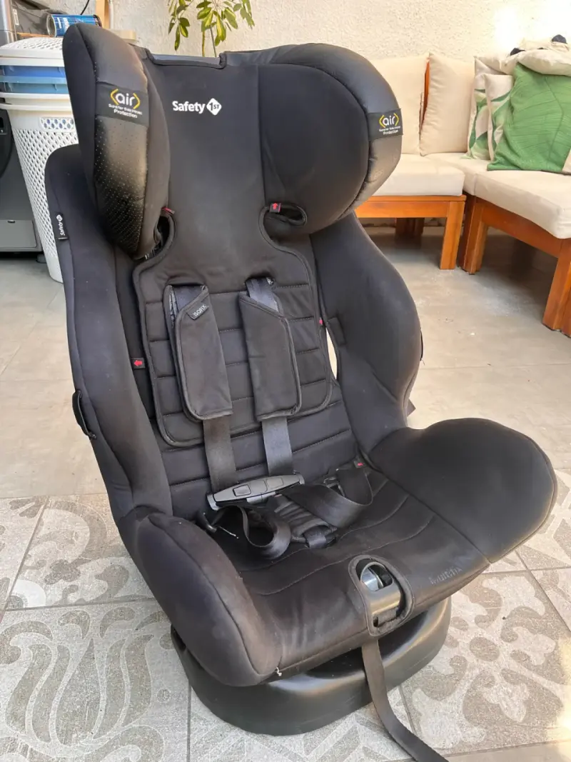 Silla de auto Safety 1st negra - 1