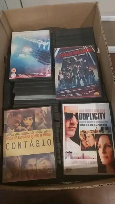 Colección de DVDs de películas variadas - miniatura 3