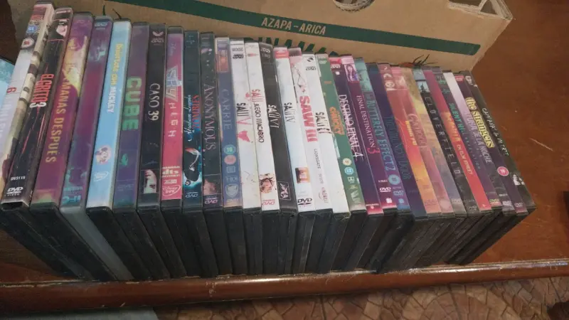 Colección de DVDs de películas variadas - 6