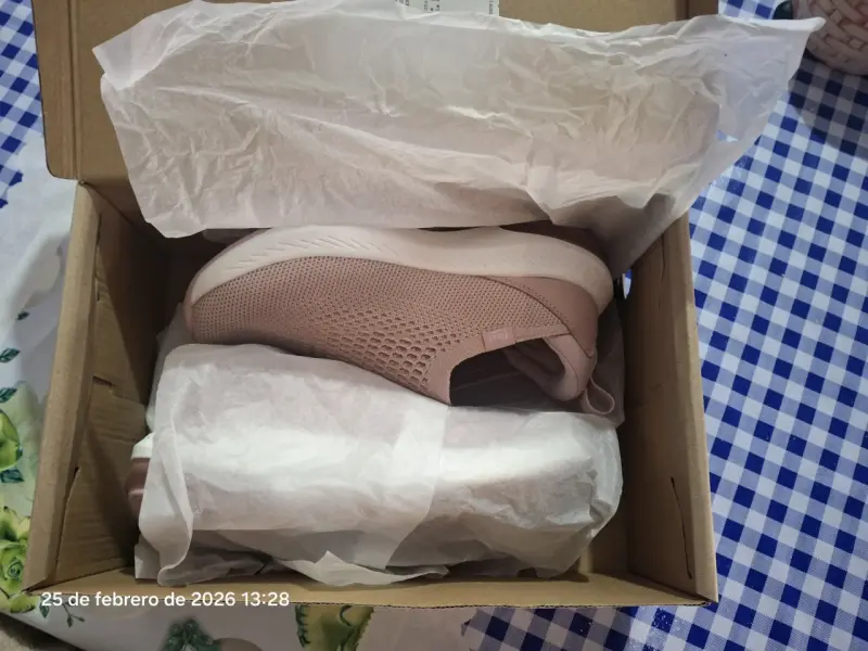 Zapatillas deportivas rosadas nuevas - 1