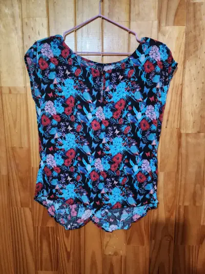 Polera floreada multicolor- IO - miniatura 1