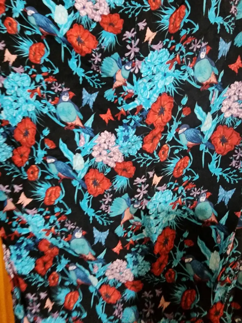 Polera floreada multicolor- IO - 5