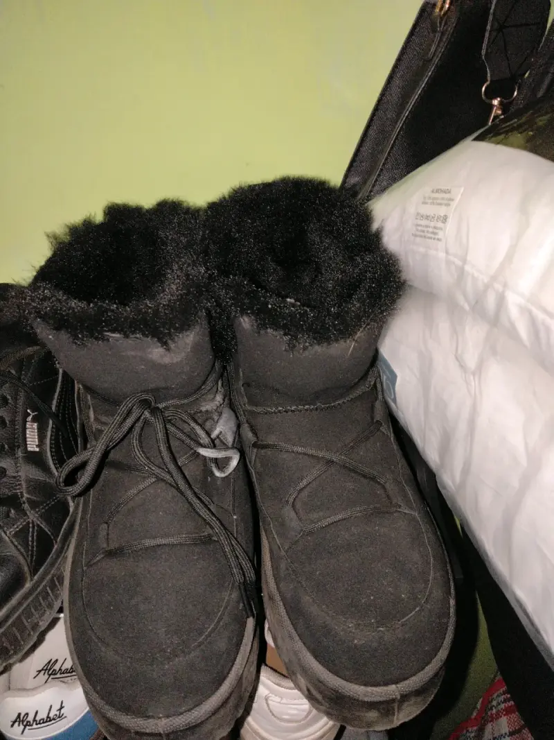 Botas negras con forro interior - 1