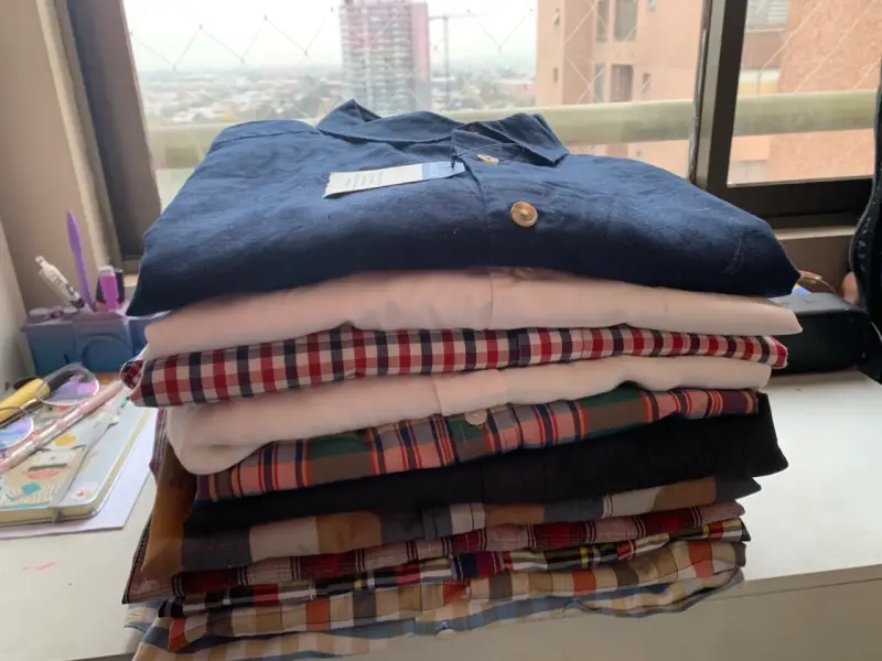 Camisas de hombre variadas
