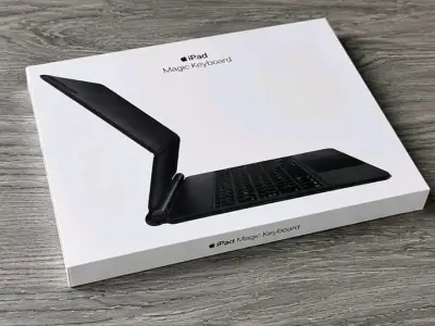 iPad Magic Keyboard 13" M4/M5 negro - miniatura 2