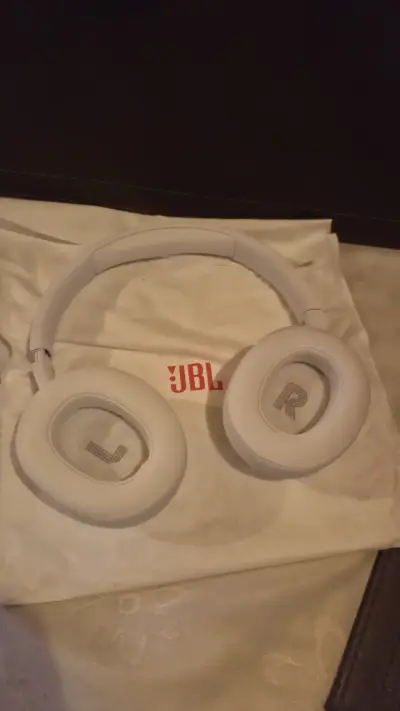 Audífonos JBL blancos - miniatura 1