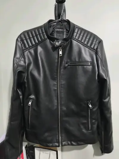 Chaqueta de cuero negra - miniatura 1