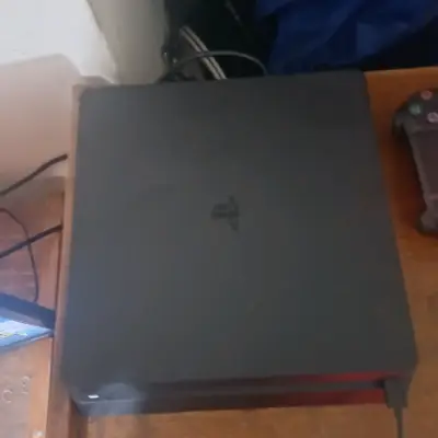 PS4 - miniatura 3