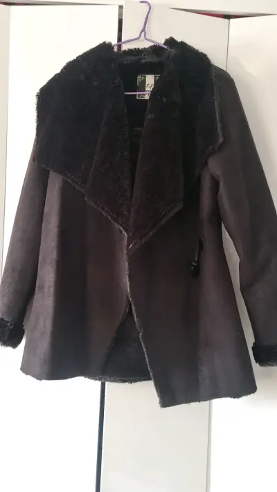 Abrigo negro de invierno mujer - miniatura 1