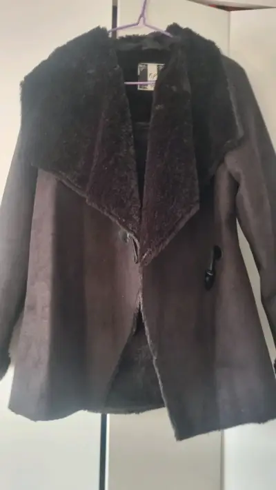Abrigo negro de invierno mujer - miniatura 2