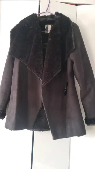 Abrigo negro de invierno mujer - miniatura 3