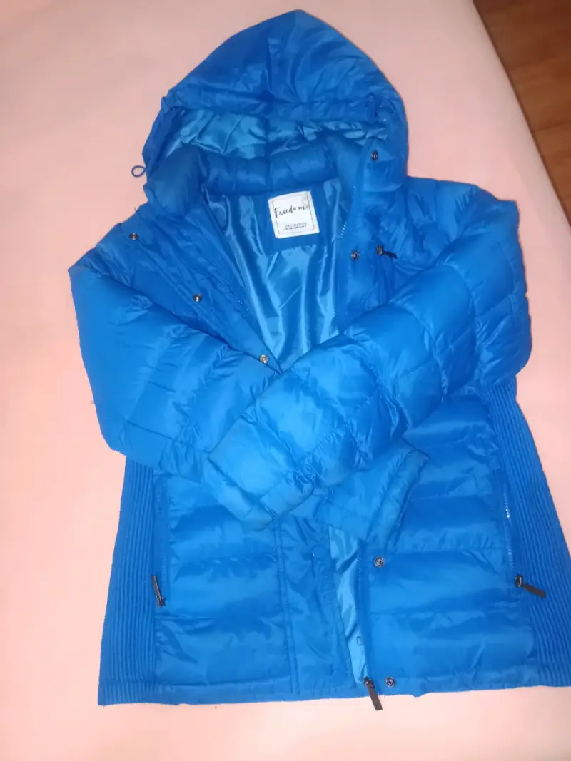 Chaqueta azul con capucha Freedom - 2