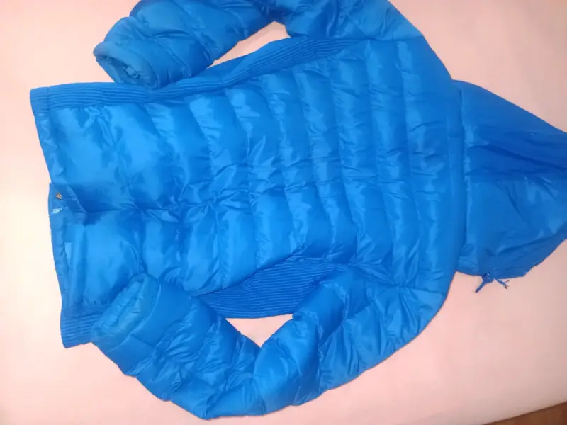 Chaqueta azul con capucha Freedom - 3