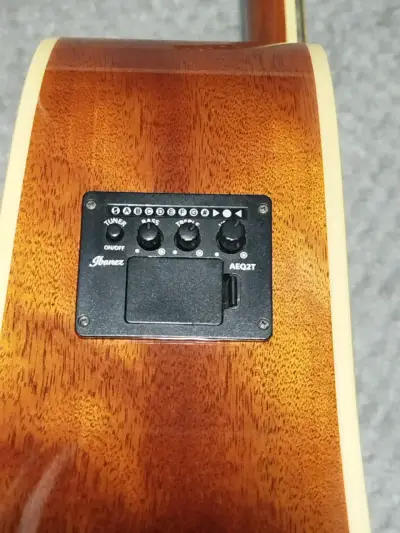 Guitarra electroacústica Ibañez - miniatura 4