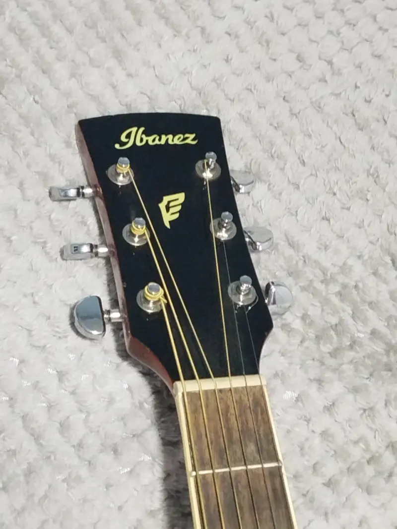 Guitarra electroacústica Ibañez - 5