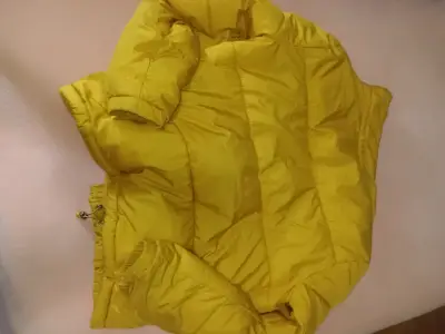 Chaqueta acolchada amarilla - miniatura 4