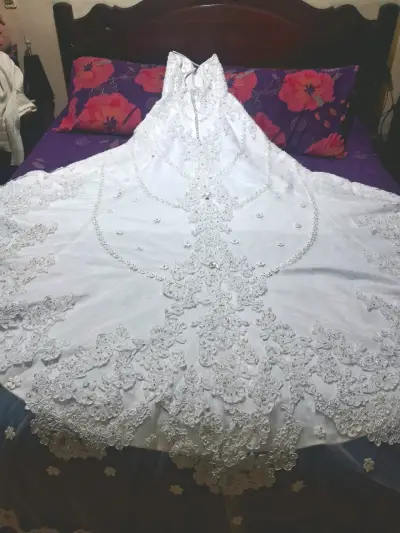 Vestido de novia con encaje - miniatura 4