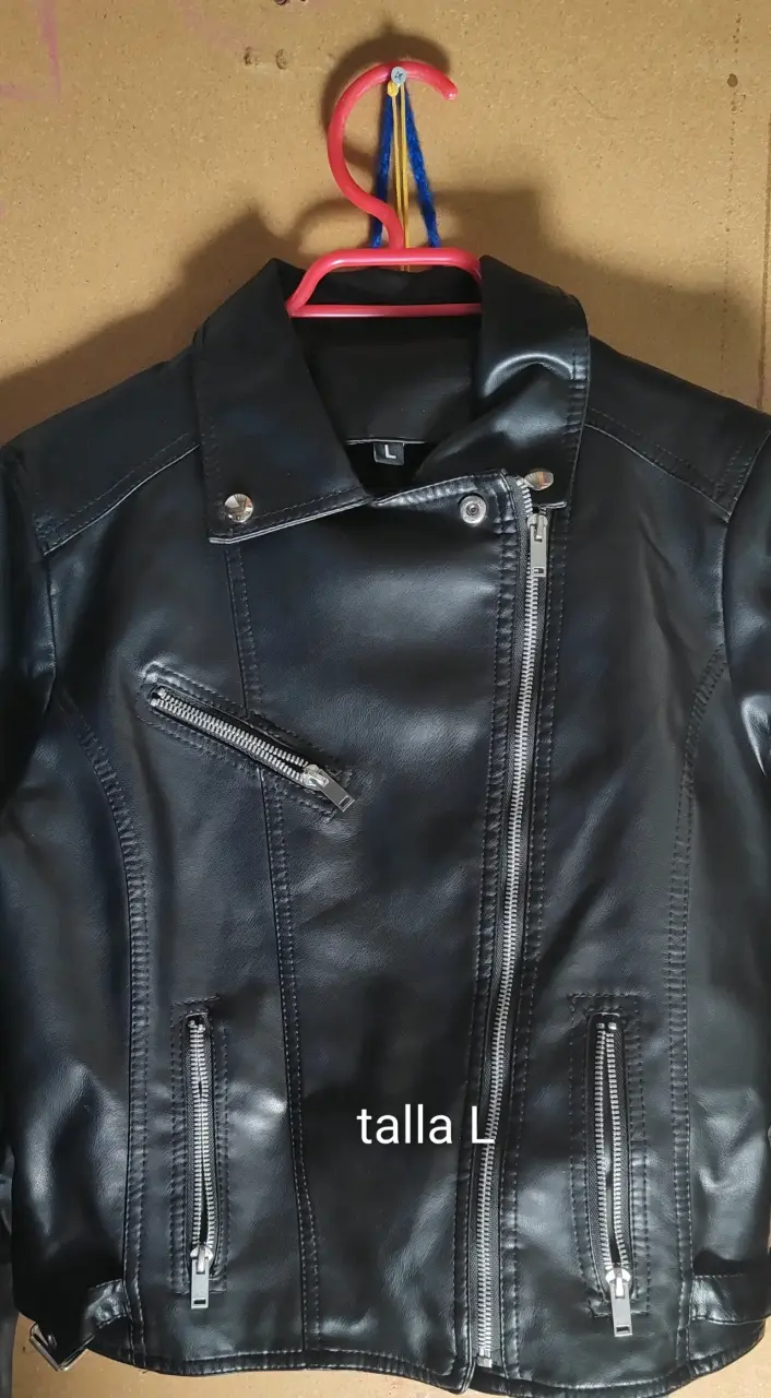 Chaqueta negra de cuero talla L