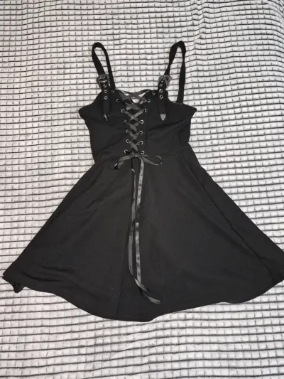 Vestido negro - miniatura 1