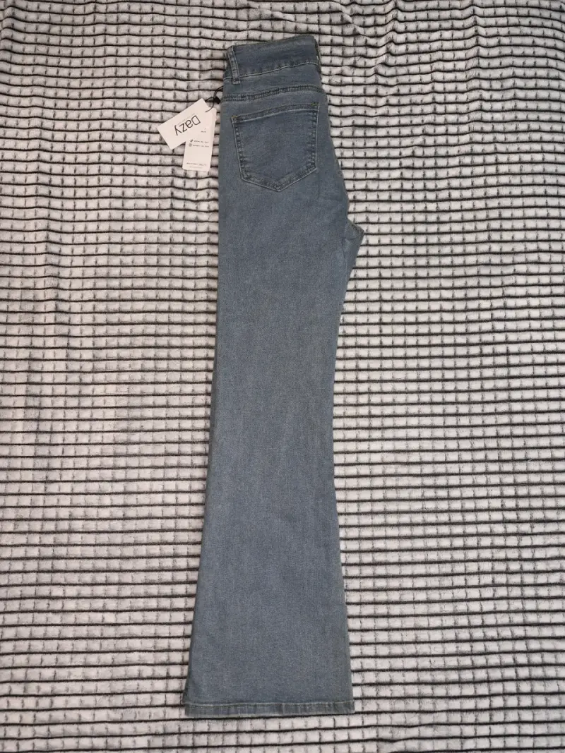 Jeans acampanados azul claro - 2