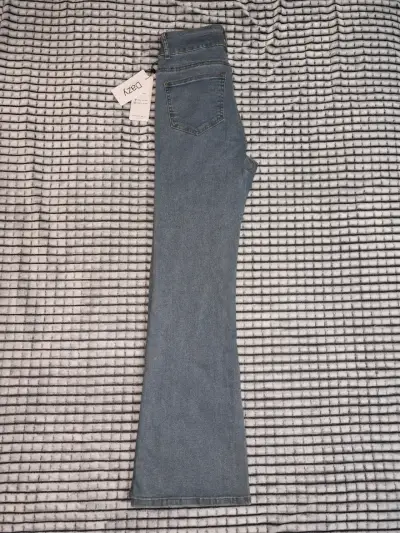 Jeans acampanados azul claro - miniatura 2