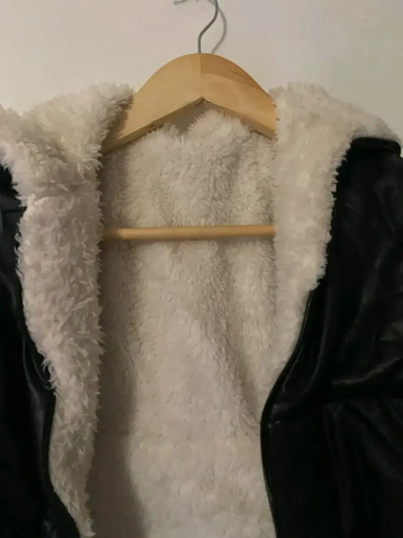 Chaqueta negra con forro interior - 2