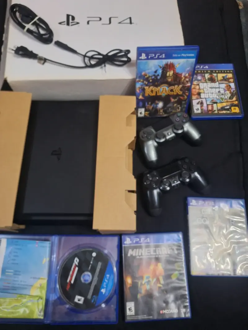 PlayStation 4 Slim con juegos - 2