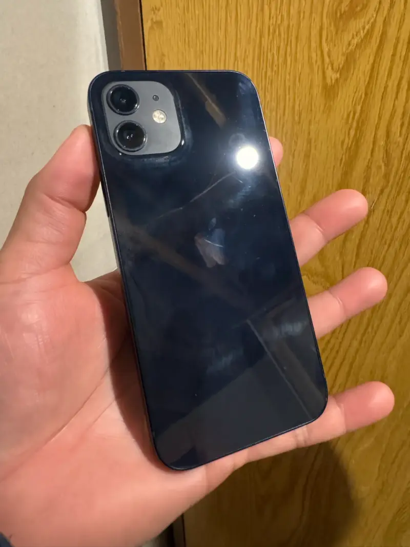 iPhone 12 en buen estado - 1