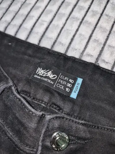 Jeans negros de mujer - miniatura 3
