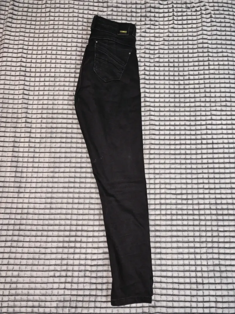 Jeans negros de mujer - 4