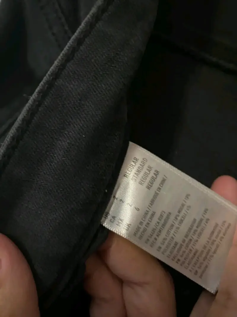 Jeans negros rasgados American Eagle - 2