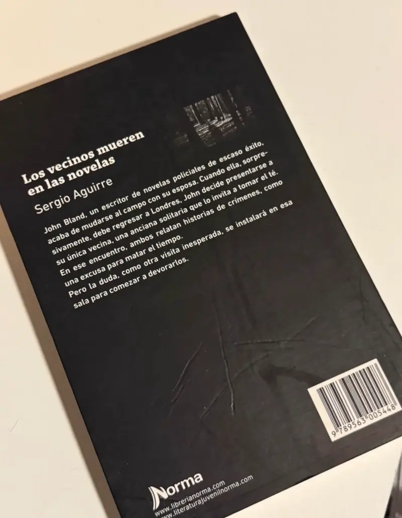 Libro 'Los vecinos mueren en las novelas' - 2