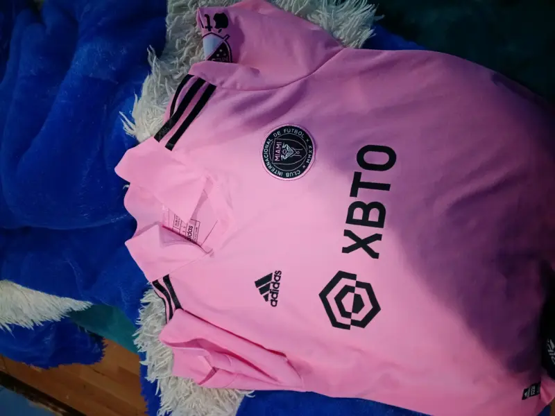 Juego PS4 y polera messi - 2