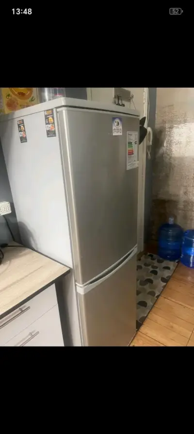 Refrigerador dos puertas gris - miniatura 1