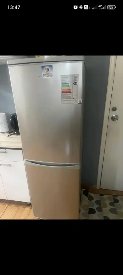 Refrigerador dos puertas gris - miniatura 3