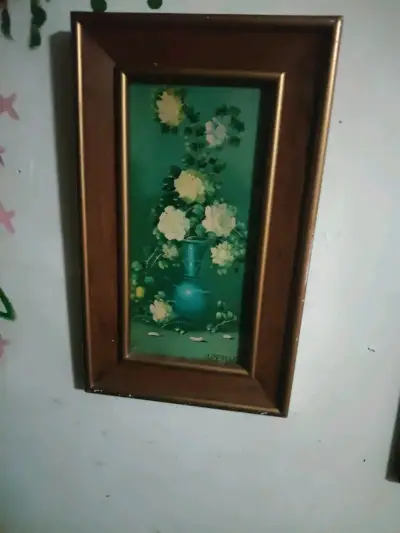 Cuadro con flores en jarrón - miniatura 1