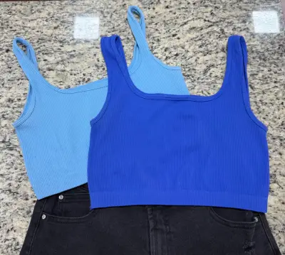 Tops sin mangas colores azul y celeste - miniatura 1