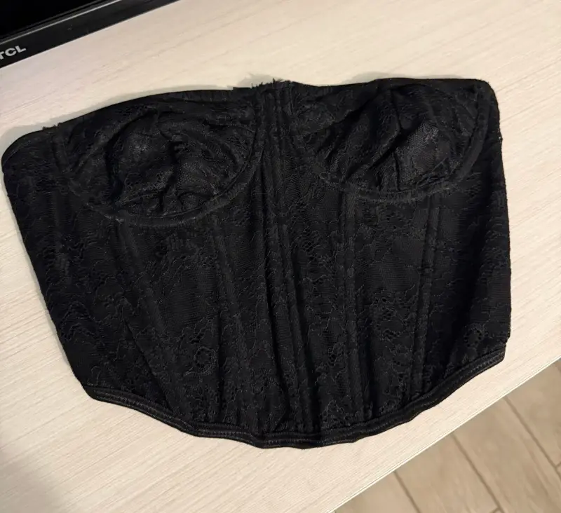 Conjunto top corsé y falda negra - 2