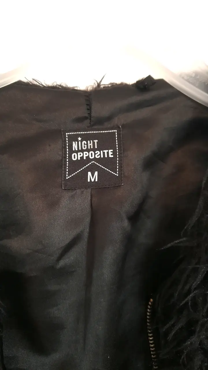 Chaqueta de peluche negra - 4