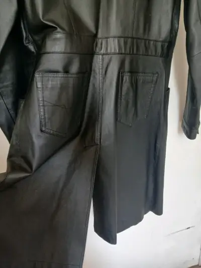 Super oferta!!!Abrigo largo de cuero negro - miniatura 5
