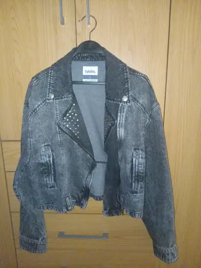 Chaqueta de mezclilla con tachas - miniatura 1