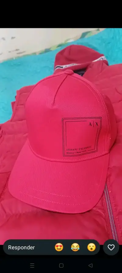 Chaleco acolchado rojo sin mangas - miniatura 2