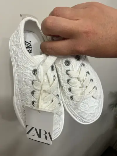 Zapatillas Zara blancas, nuevas 31 - miniatura 1