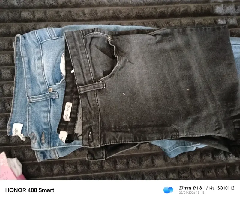 Jeans azul con desgastes - 2