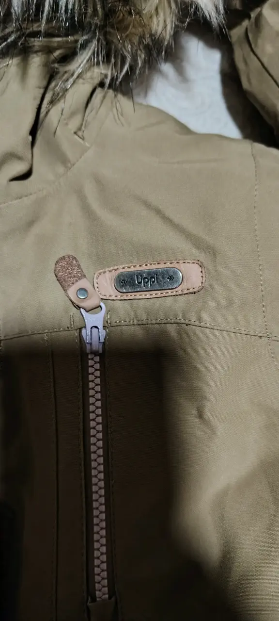Parka verde con capucha de pelo - 3