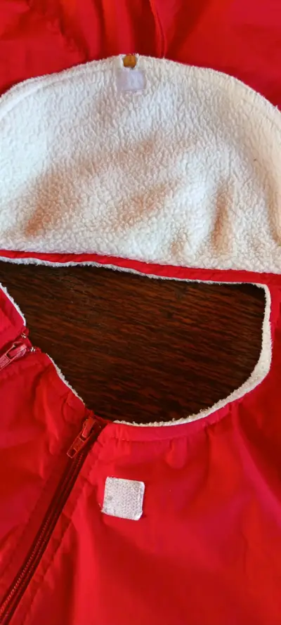Capa porta bebé roja Planeta Mamá - miniatura 3
