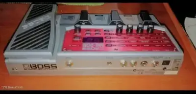 Pedalera multiefectos BOSS ME-20B - miniatura 1