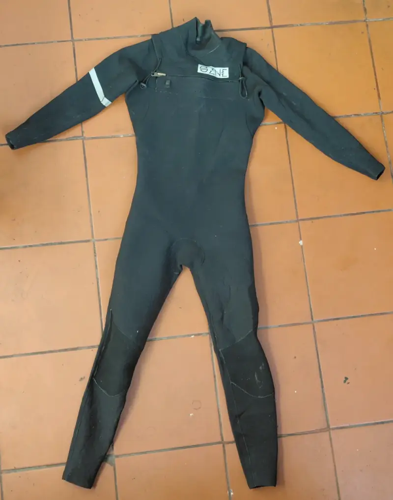 Traje de neopreno negro - 4